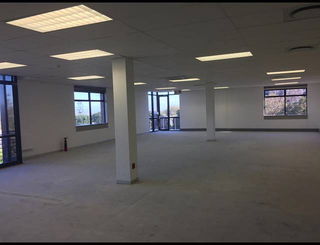 400M² OFFICE TO LET IN PLATTEKLOOF